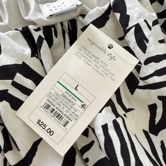 A New Day Balloon Off Shoulder Zebra Print Top - NWT szL - Picture 5 of 6